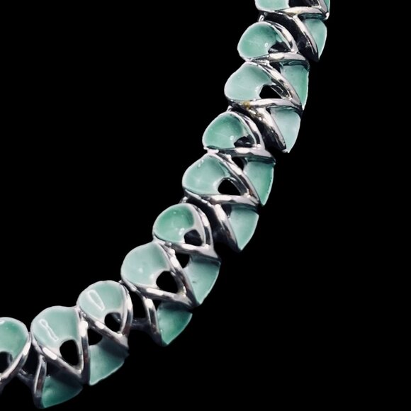 Vintage Silver Tone And Green Enamel Choker Necklace (5305) - Picture 4 of 7